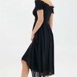Urban Outfitters Off-Shoulder Black Ruffled Dress | Size S